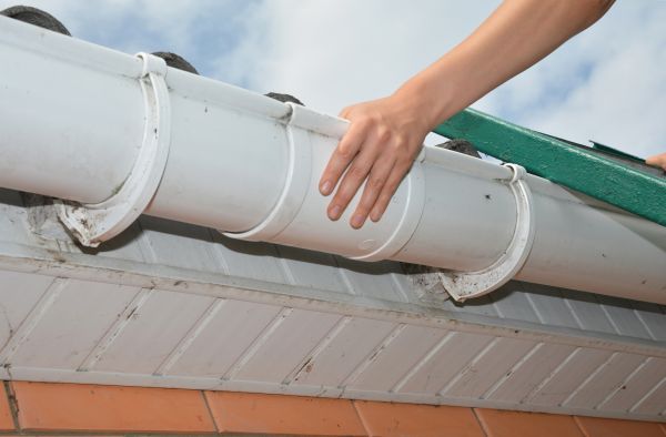 Gutter Reattachment in Davis